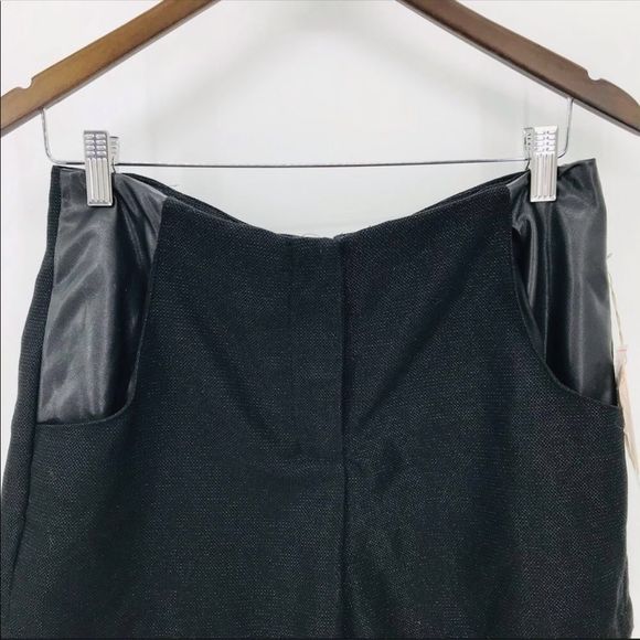 4/$45 | LOVE 21 | Black Dress Shorts | Medium - Picture 4 of 7